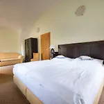 Maxmilian Lifestyle Hotel