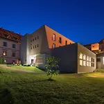 Maxmilian Lifestyle 4* Loucen