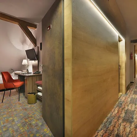 Maxmilian Lifestyle 4* Loučeň