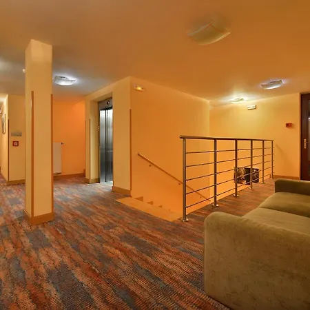 فندق Maxmilian Lifestyle 4*