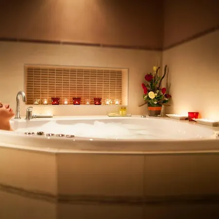 فندق Maxmilian Lifestyle 4*