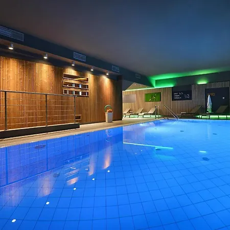 Maxmilian Lifestyle Loučeň