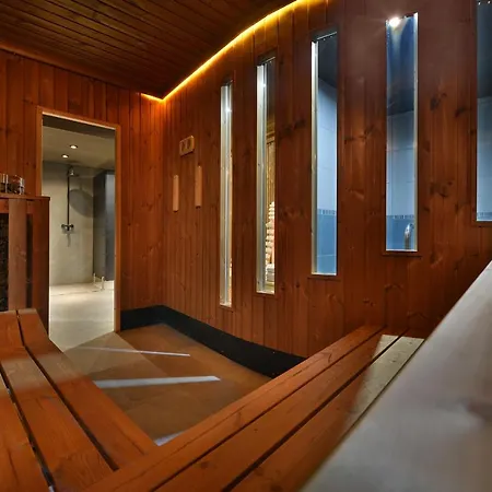 Maxmilian Lifestyle 4* Loučeň