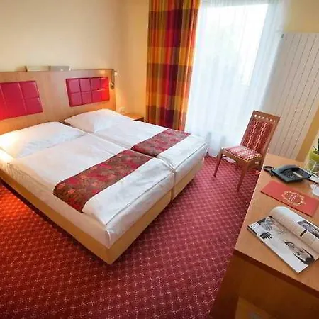 Maxmilian Lifestyle Hotel