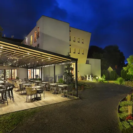 Maxmilian Lifestyle Loučeň