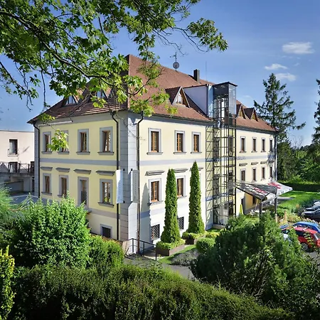 Maxmilian Lifestyle Hotel 4*