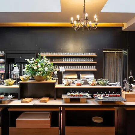 Maxmilian Lifestyle Loučeň