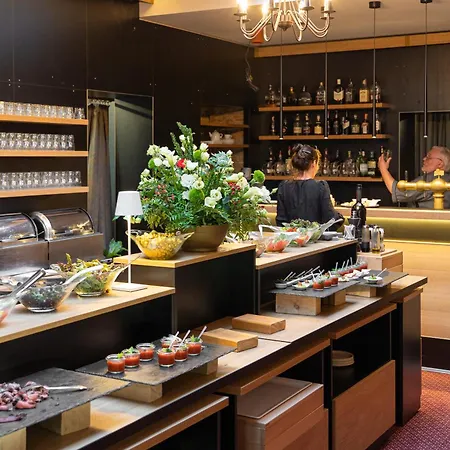 Maxmilian Lifestyle 4* Loučeň