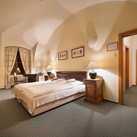 Hotel Maxmilian Lifestyle Loučeň