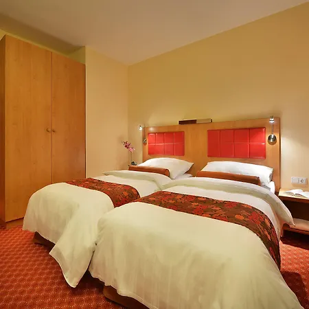 Hotel Maxmilian Lifestyle 4*