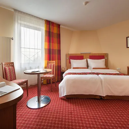 Maxmilian Lifestyle Hotel 4*