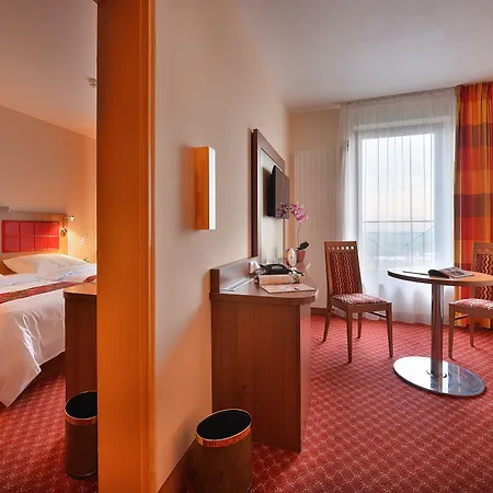 Maxmilian Lifestyle Hotel