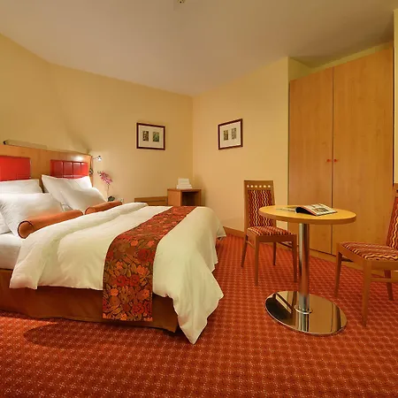 Maxmilian Lifestyle 4* Loučeň