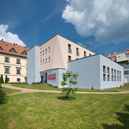 Maxmilian Lifestyle Loučeň