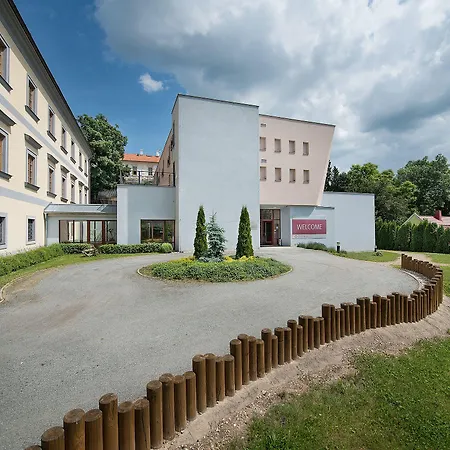 Maxmilian Lifestyle Hotel 4*