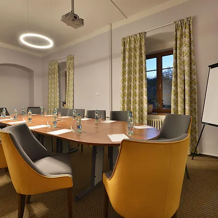 Maxmilian Lifestyle Hotel