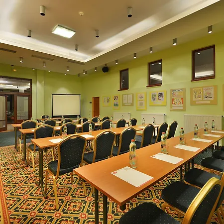 Maxmilian Lifestyle Hotel 4*