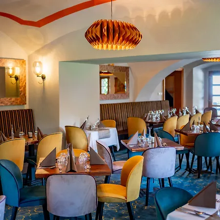 Hotel Maxmilian Lifestyle Loučeň