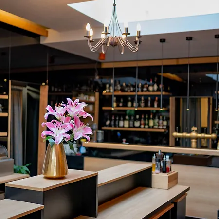 Maxmilian Lifestyle Hotel Loučeň