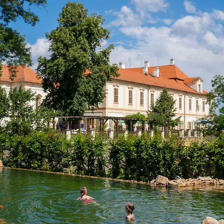 Maxmilian Lifestyle Loucen
