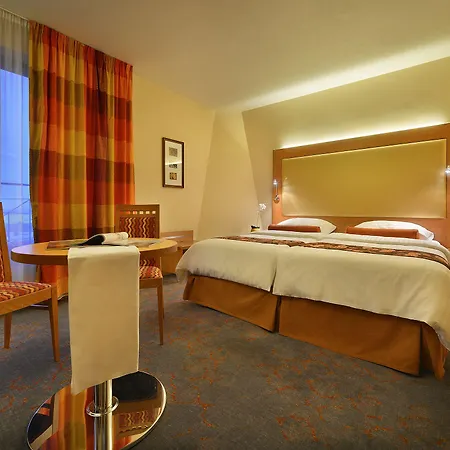 Hotel Maxmilian Lifestyle Loučeň