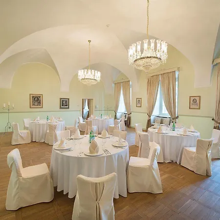 Maxmilian Lifestyle Hotel Loucen