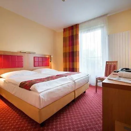 Maxmilian Lifestyle 4* Loucen