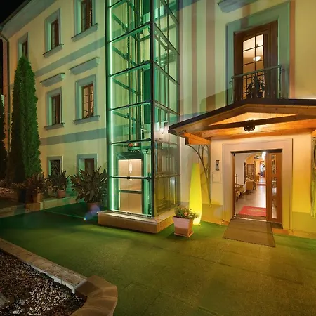 Maxmilian Lifestyle Hotel 4*