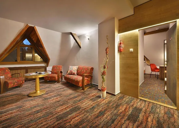 Maxmilian Lifestyle Loučeň