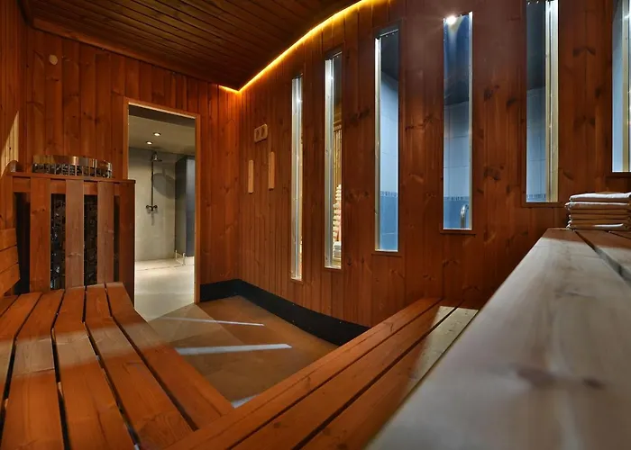 Maxmilian Lifestyle 4* Loučeň