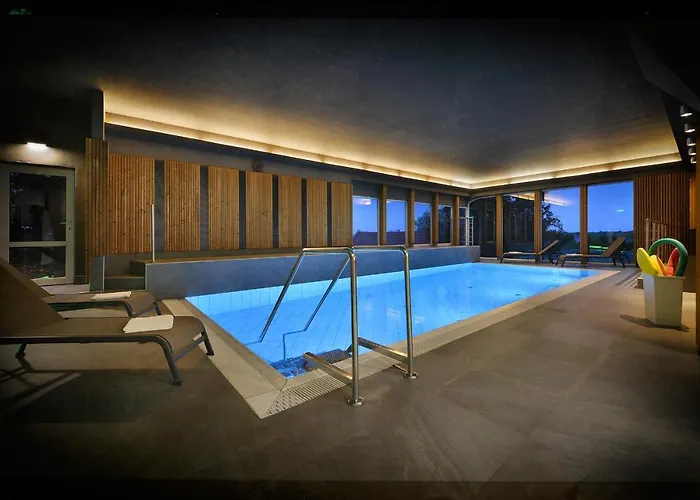 Maxmilian Lifestyle Hotel 4*