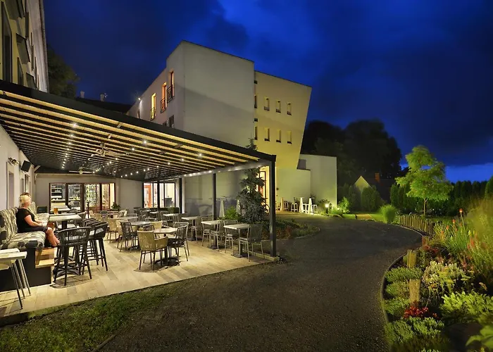 Maxmilian Lifestyle Loucen