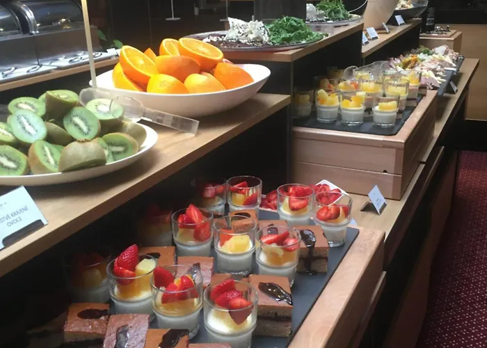 Maxmilian Lifestyle Loucen