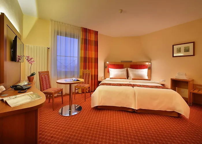 Hotel Maxmilian Lifestyle Loučeň