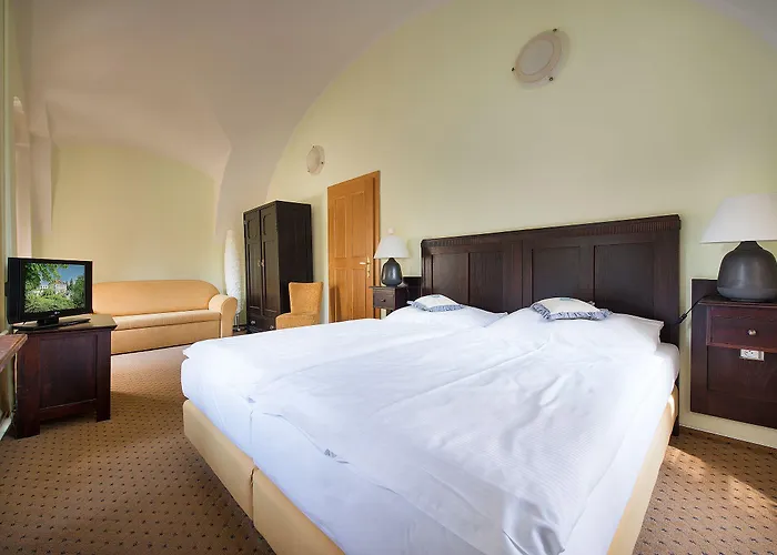 Maxmilian Lifestyle Hotel