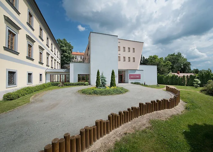 Maxmilian Lifestyle Hotel 4*