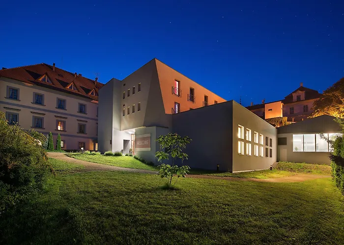 Maxmilian Lifestyle 4* Loučeň