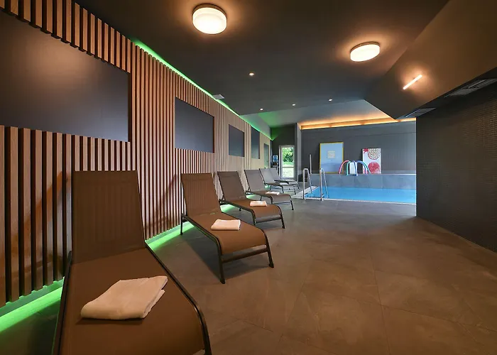 Maxmilian Lifestyle Loučeň