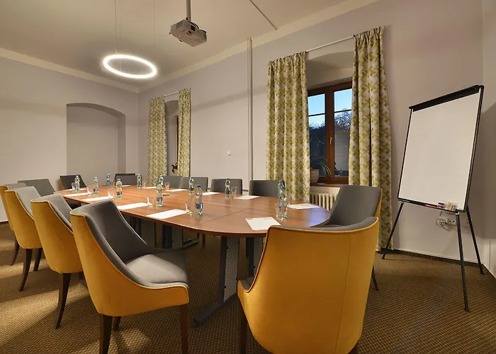 Maxmilian Lifestyle Hotel