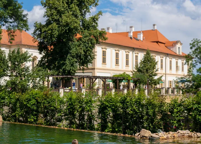 Maxmilian Lifestyle Loučeň